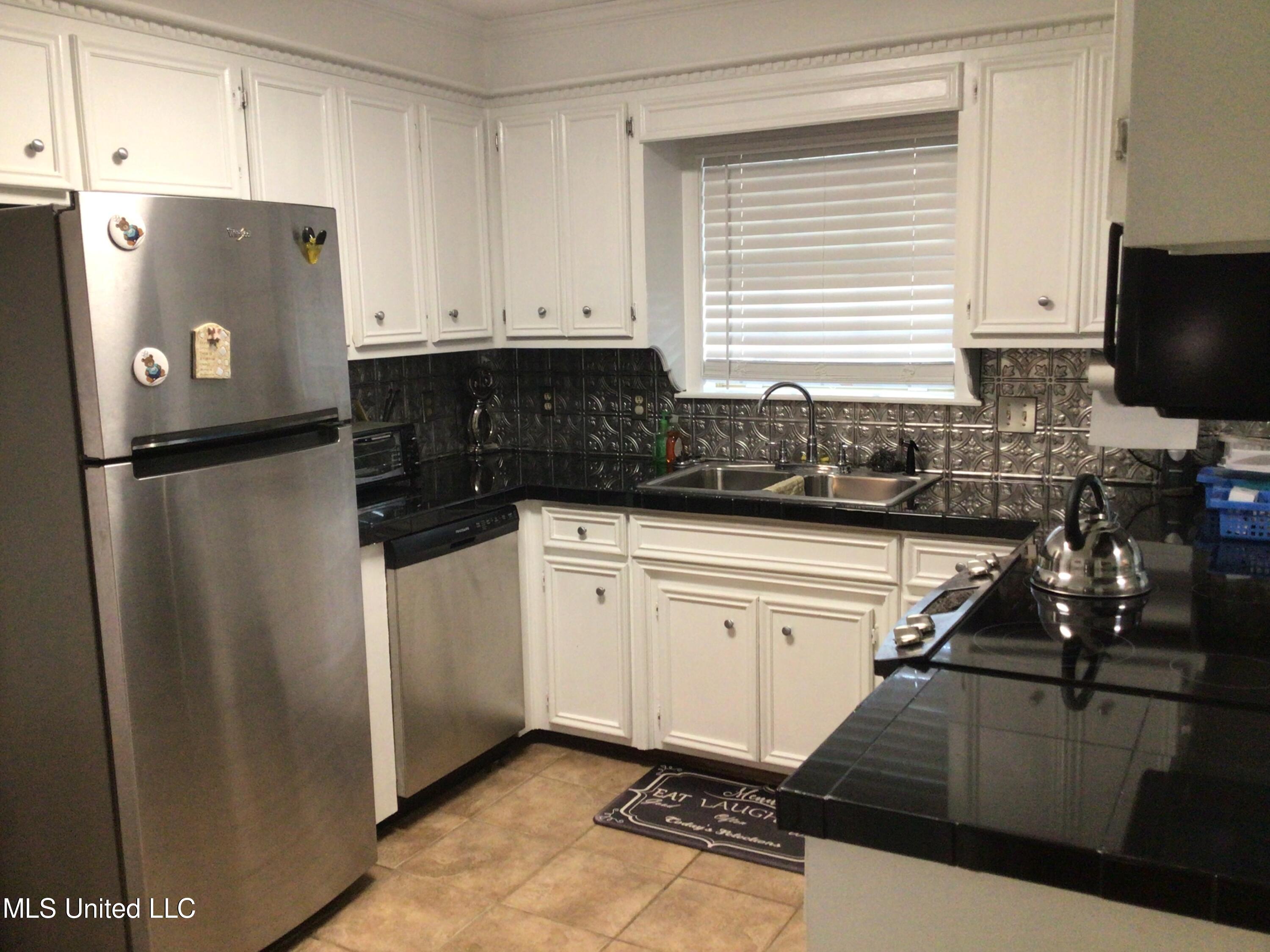 6760 Gary Road Byram, MS 39272 - Photo 6 of 18 214B0F05-20EA-4E82-8689-EAAA167FE1EA