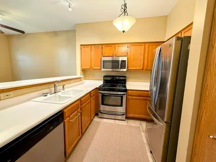 $2,500 | 5 Dewalt Court, Elmhurst, IL 60126