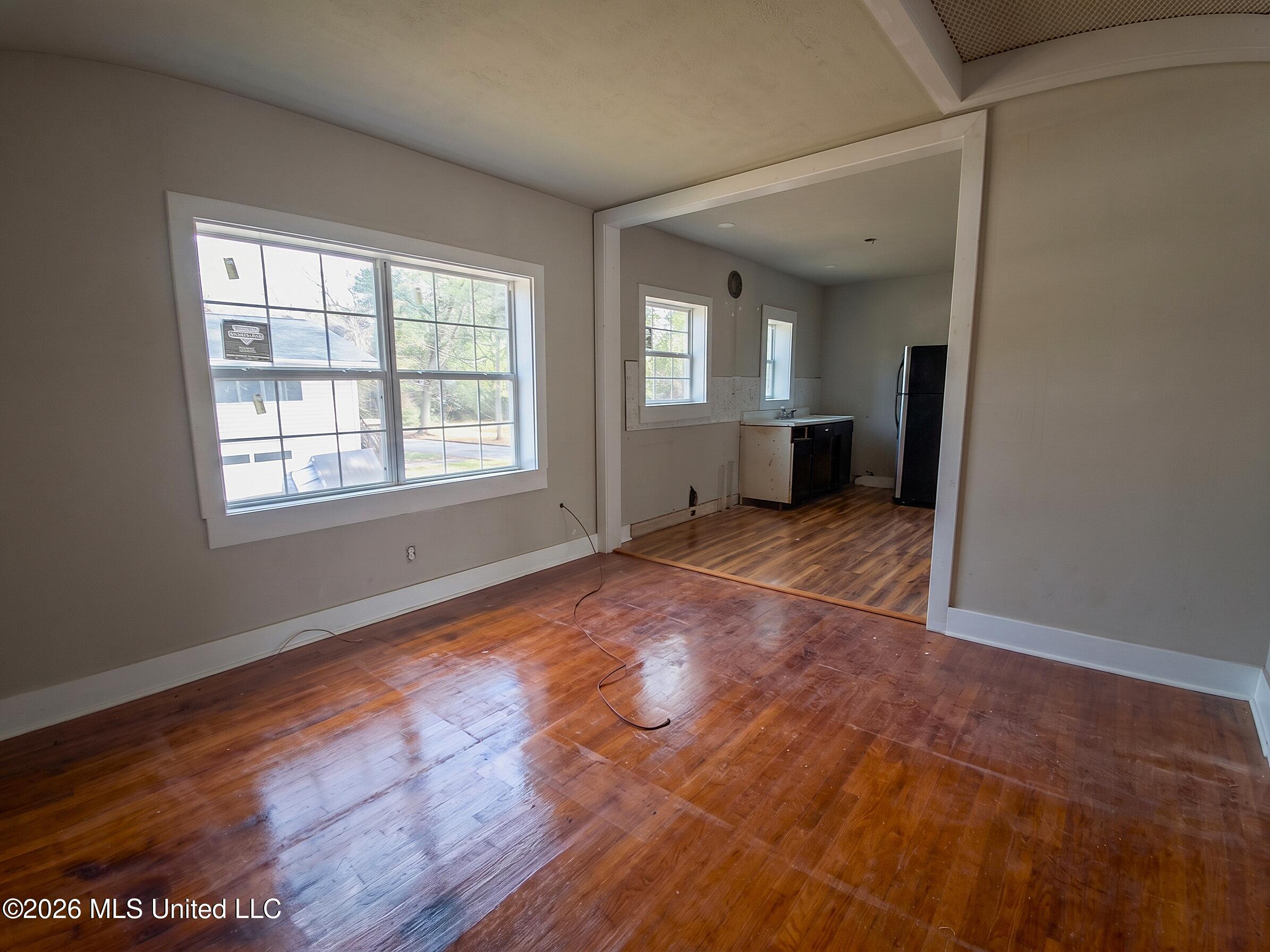 2300 23rd Avenue Meridian, MS 39301 - Photo 4 of 17 (Kitchen)