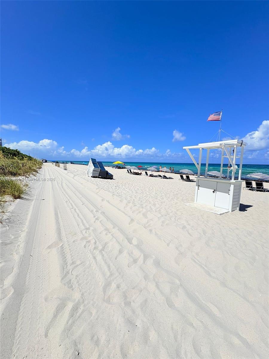 6301 Collins Avenue, Unit 1005 Miami Beach, FL 33141 - Photo 27 of 35 a view of an empty room