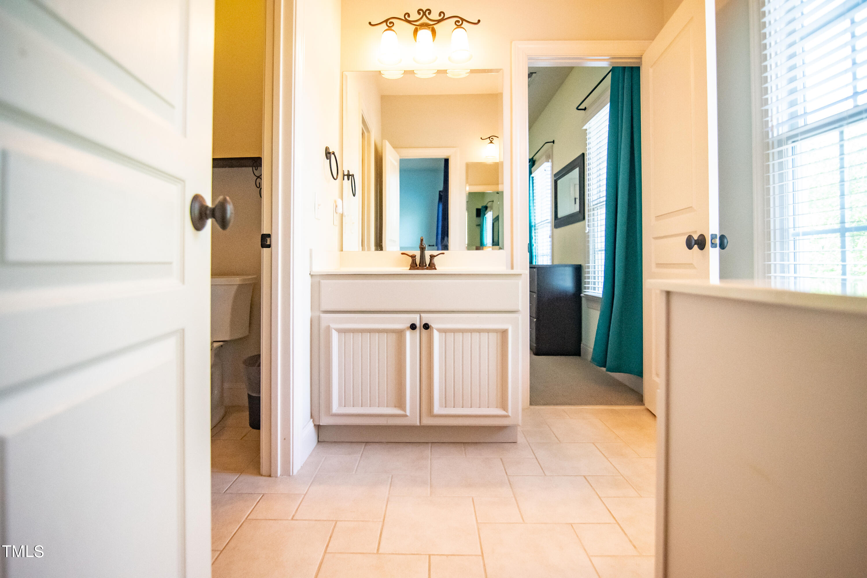 2818 Winter Song Road Raleigh, NC 27614 - Photo 21 of 41 Bathroom