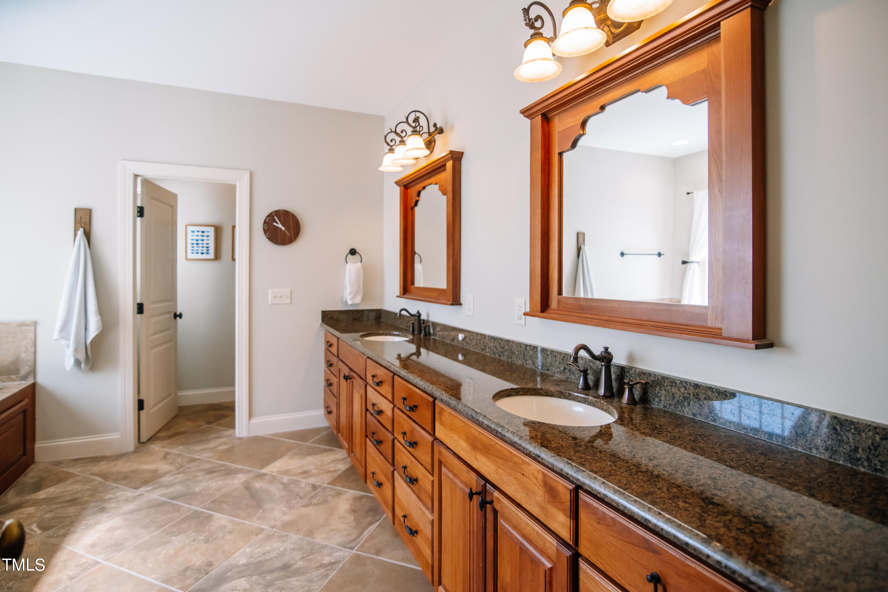 2818 Winter Song Road Raleigh, NC 27614 - Photo 29 of 41 Primary Bath