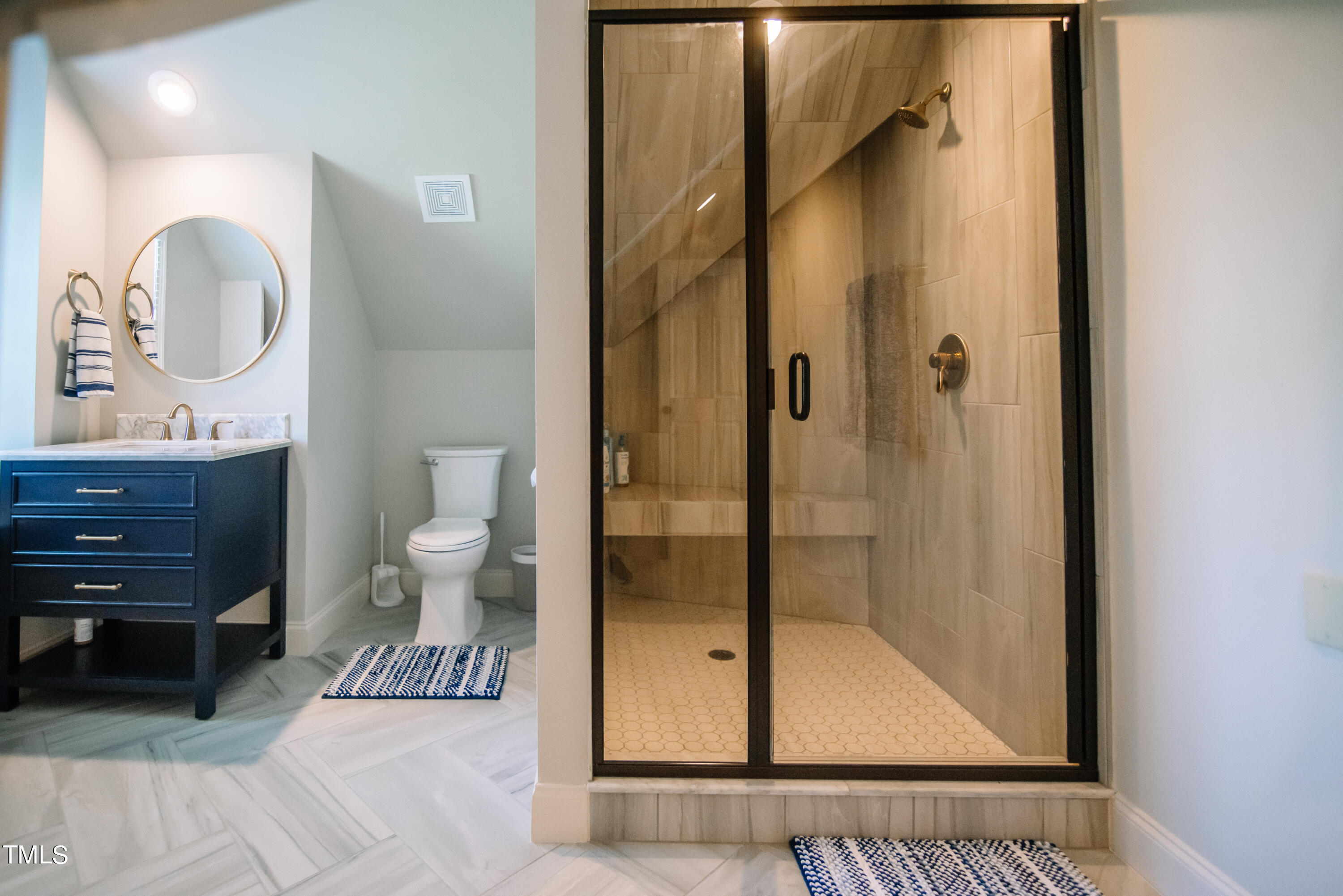 2818 Winter Song Road Raleigh, NC 27614 - Photo 36 of 41 3rd floor bath