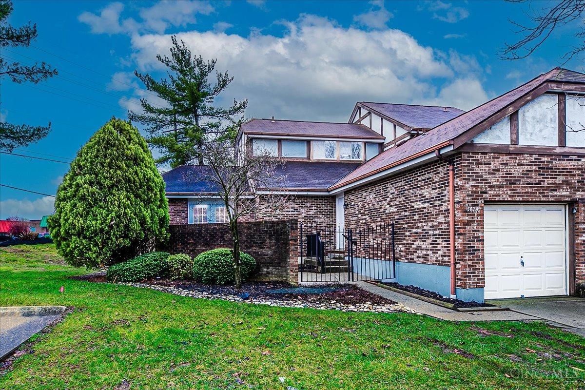 5674 Springdale Road, Unit 11 Cincinnati, OH 45251 - Photo 1 of 32