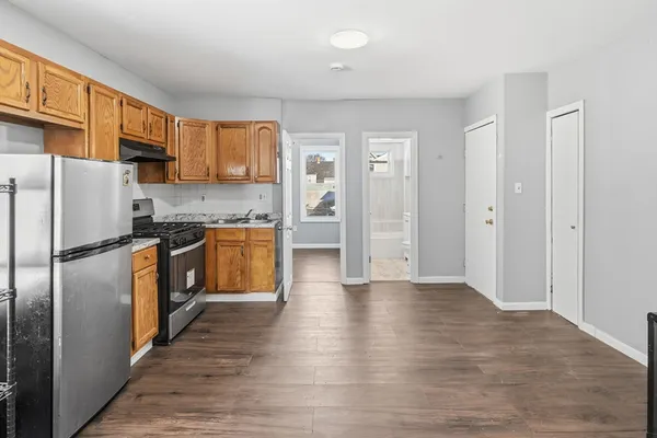 $1,500 | 391 Rivet Street, Unit 2, New Bedford, MA 02744