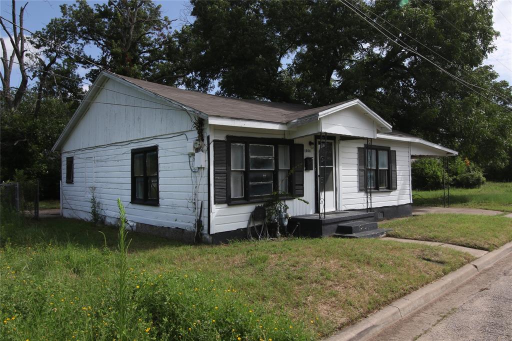 1508 Witt Street Waco, TX 76704 - Photo 28 of 37 Bungalow-style house featuring a front lawn