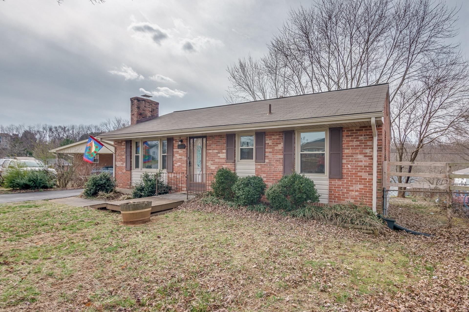 5344 Daytona Road Roanoke, VA 24019 - Photo 3 of 26 003-302135-5344 Daytona Road 03_7361282