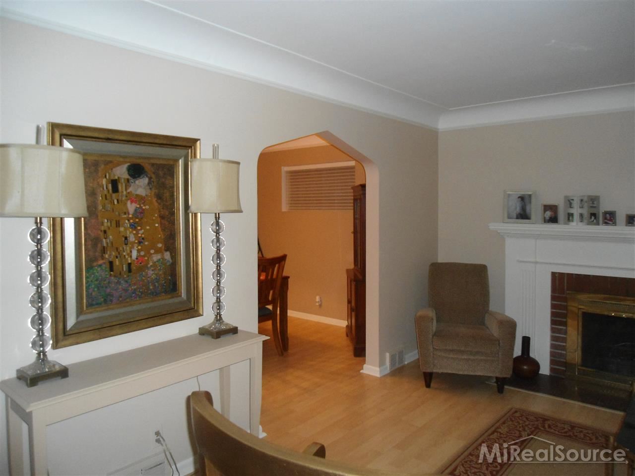 593 Vernier Road Grosse Pointe Woods, MI 48236 - Photo 12 of 30