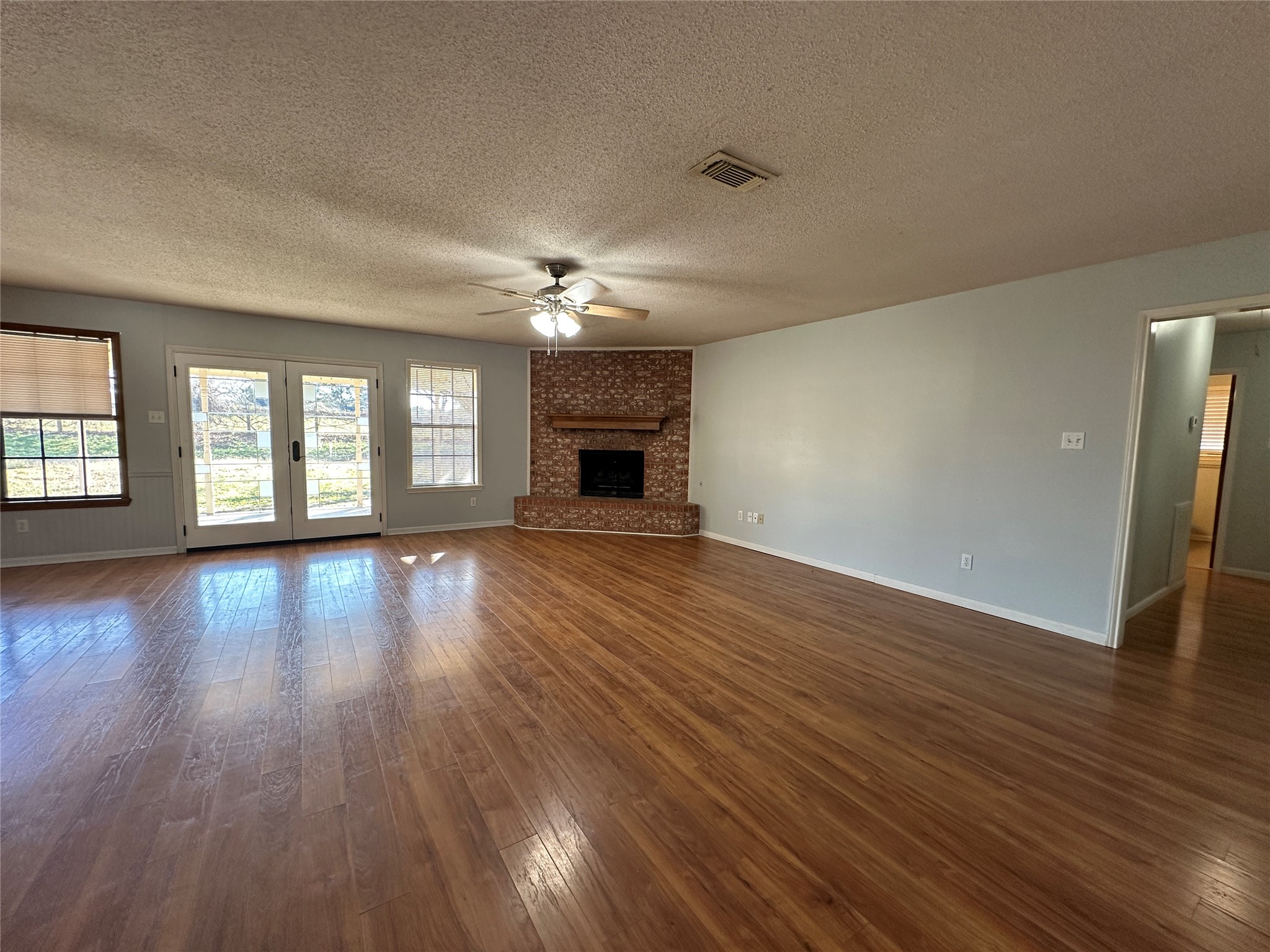 1304 Allison Street Brenham, TX 77833 - Photo 6 of 27 Living Room