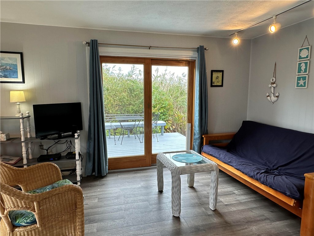 595 Succotash Road South Kingstown, RI 02879 - Photo 11 of 24