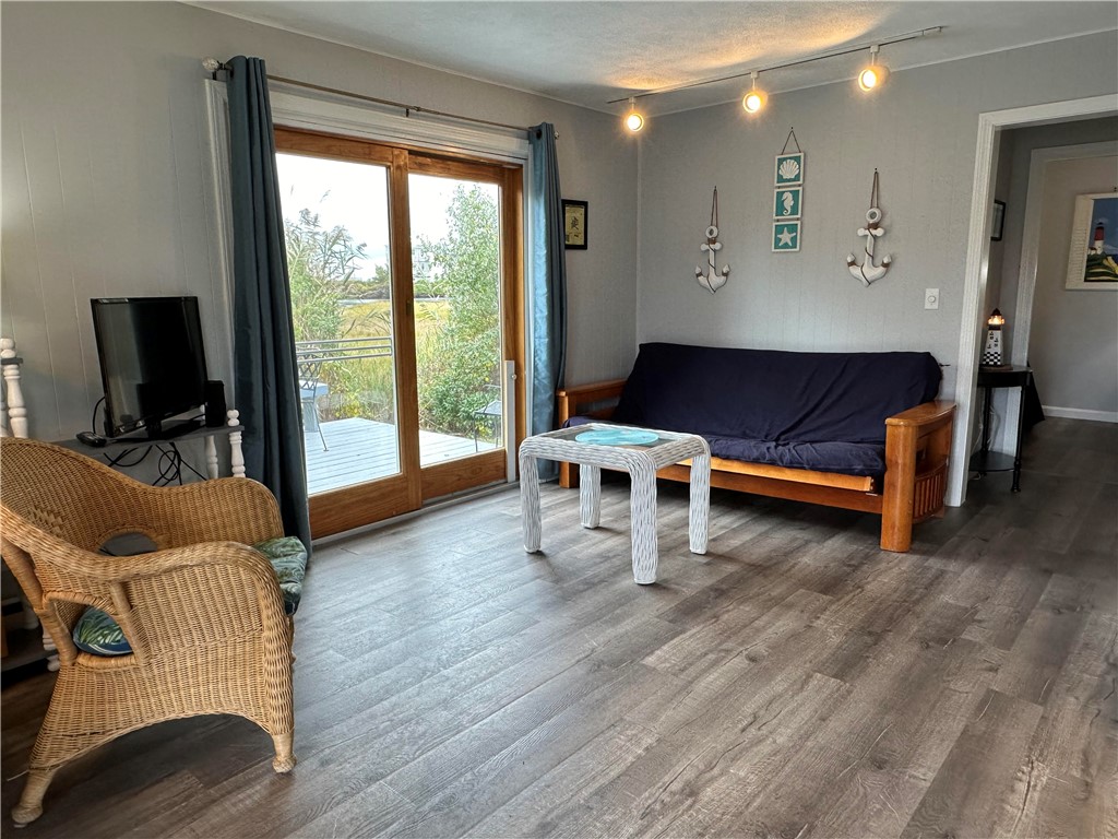 595 Succotash Road South Kingstown, RI 02879 - Photo 10 of 24