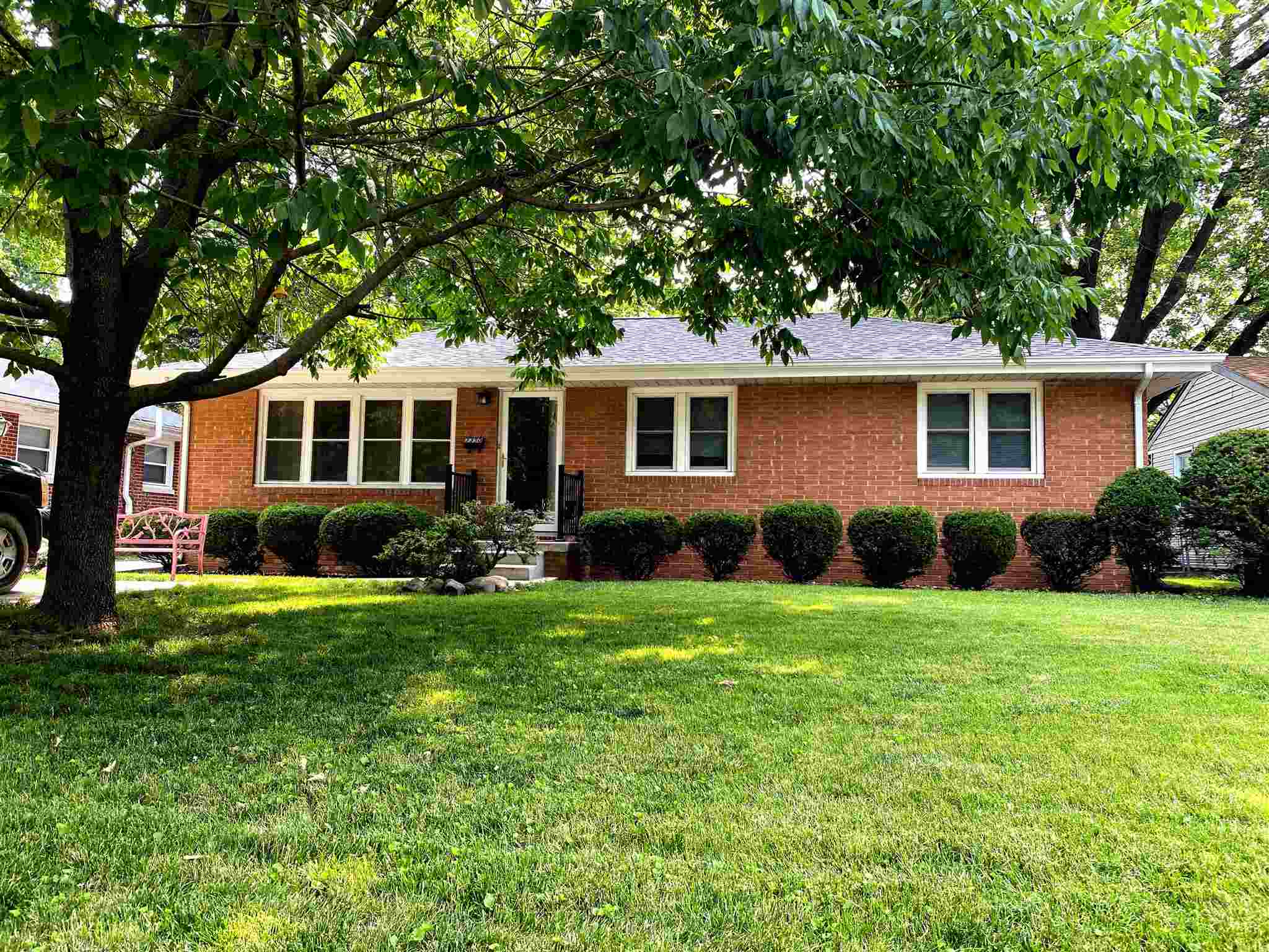 3330 Stanton Street Springfield, IL 62703 - Photo 1 of 31 Gallery Image 1