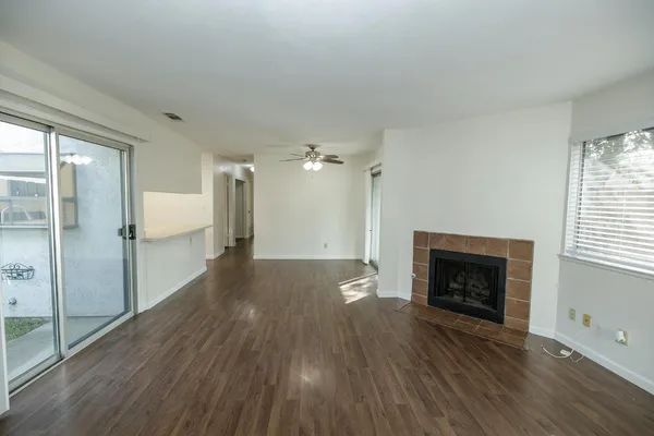 $420,000 | 1296 Spruce Lane, Unit 20, Manteca, CA 95336