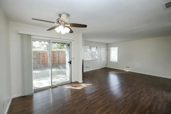 $420,000 | 1296 Spruce Lane, Unit 20, Manteca, CA 95336