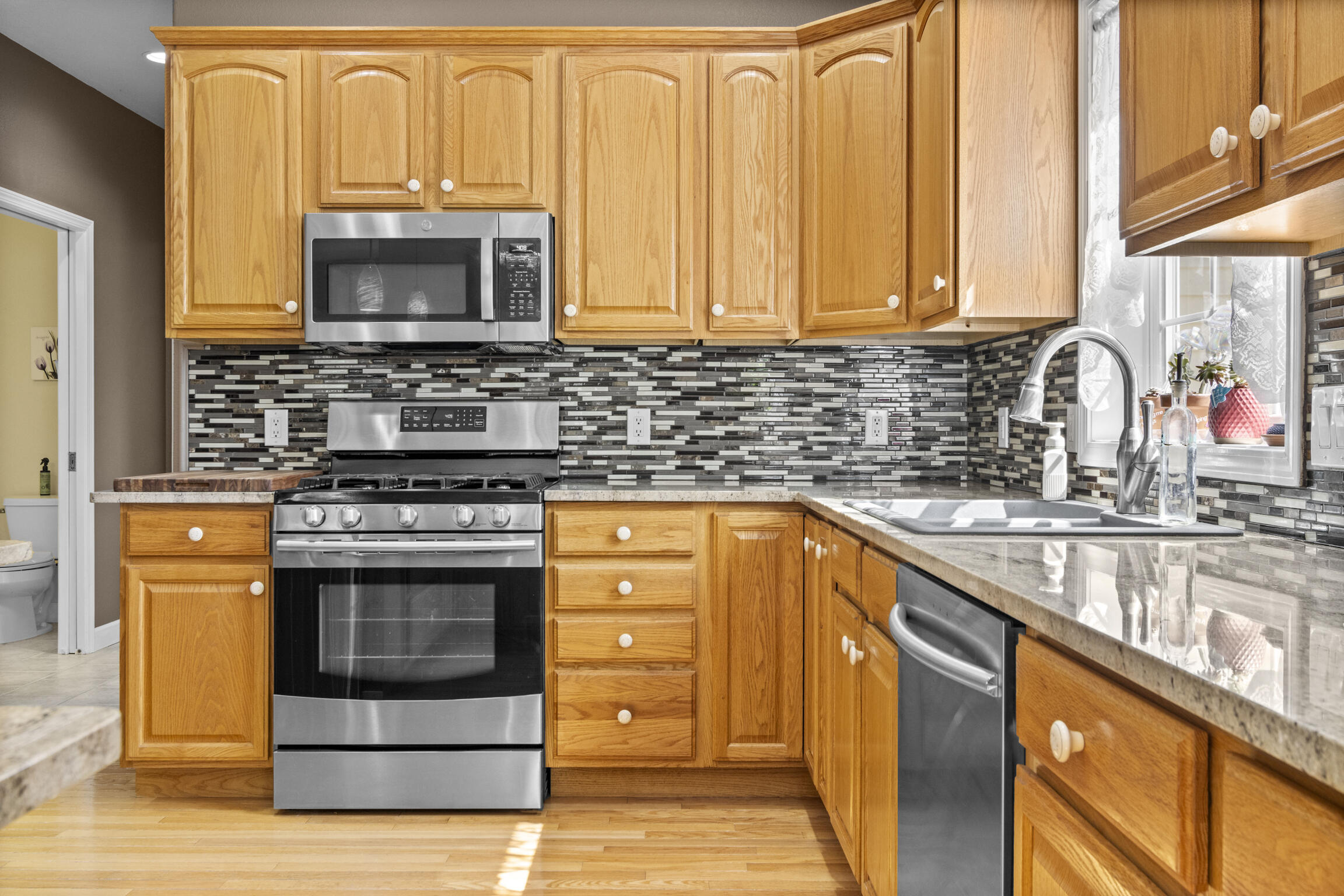 3846 Stone Ridge Drive Traverse City, MI 49684 - Photo 13 of 58 19-Scene-19