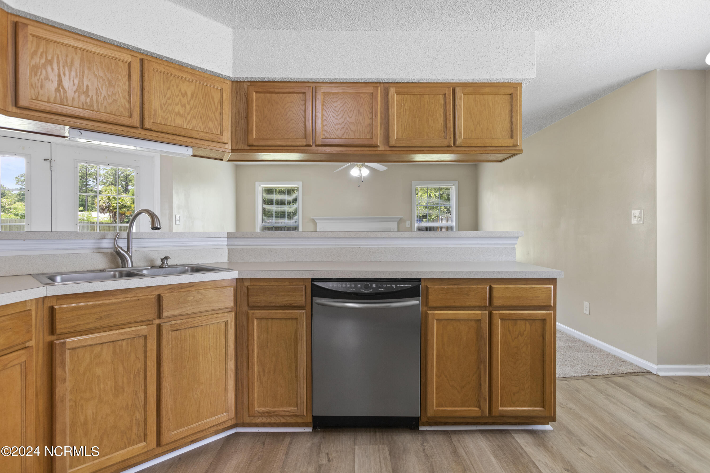 411 Southbridge Drive Jacksonville, NC 28546 - Photo 13 of 25 13