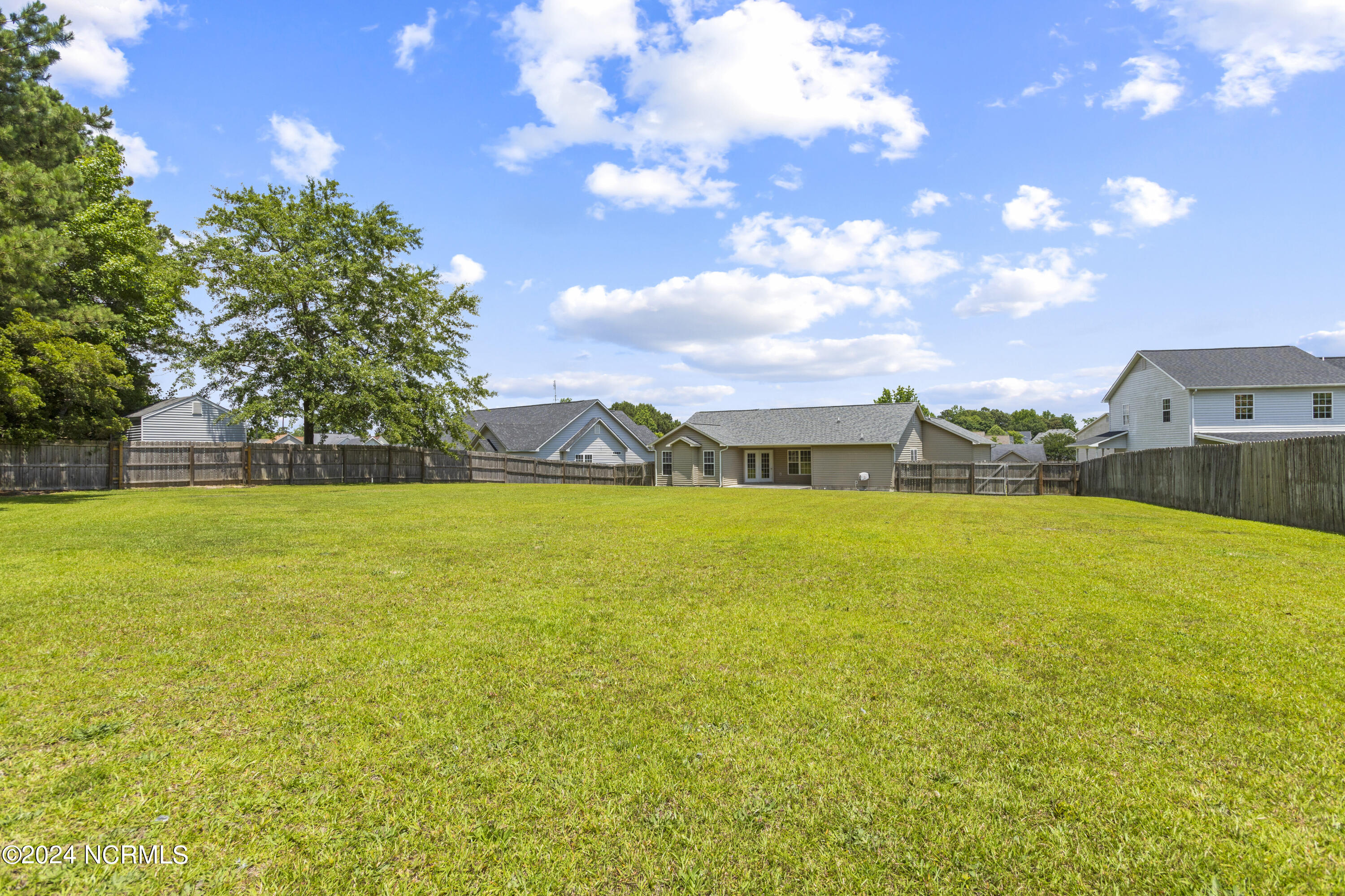 411 Southbridge Drive Jacksonville, NC 28546 - Photo 25 of 25 24