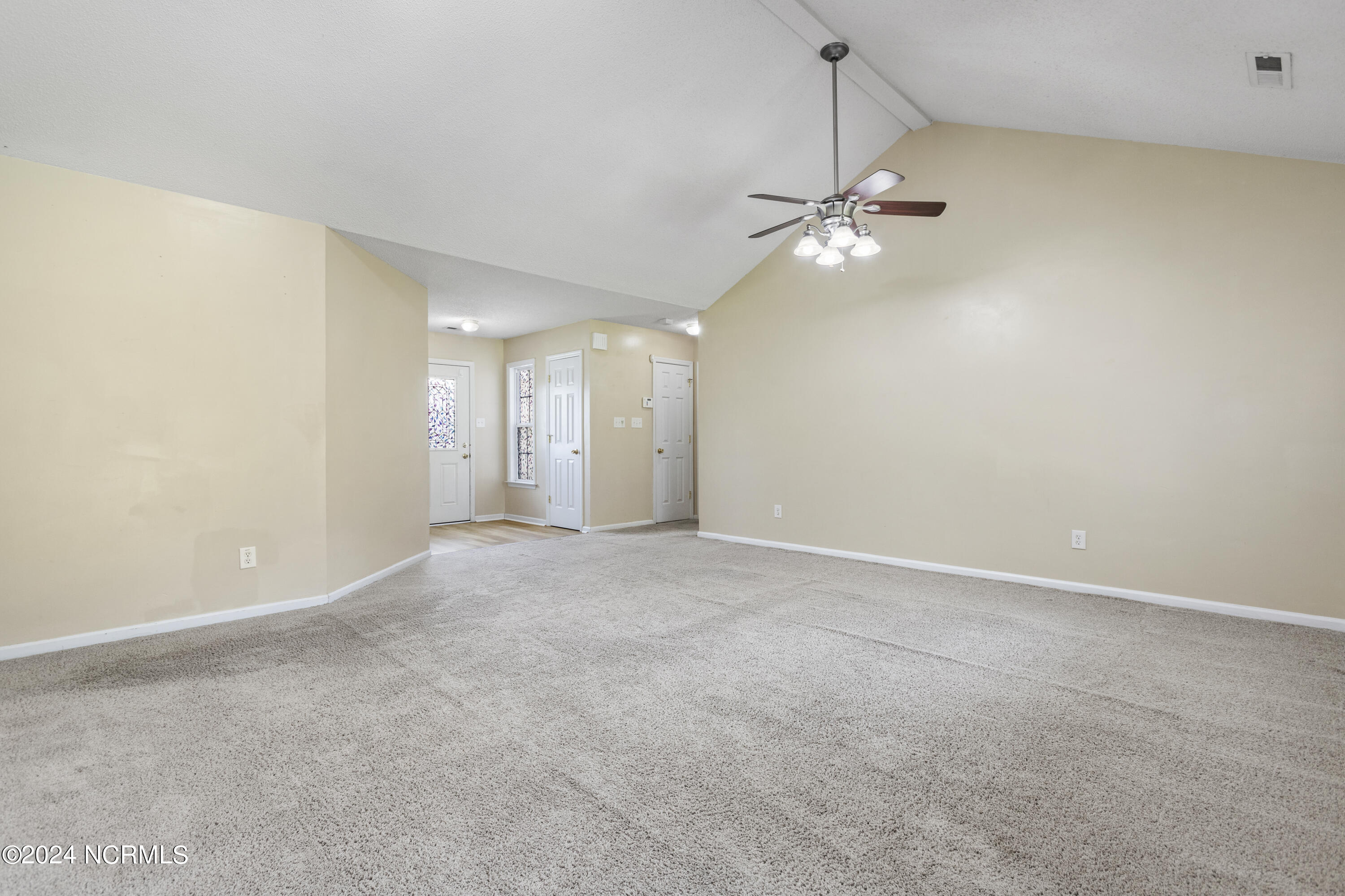 411 Southbridge Drive Jacksonville, NC 28546 - Photo 6 of 25 06