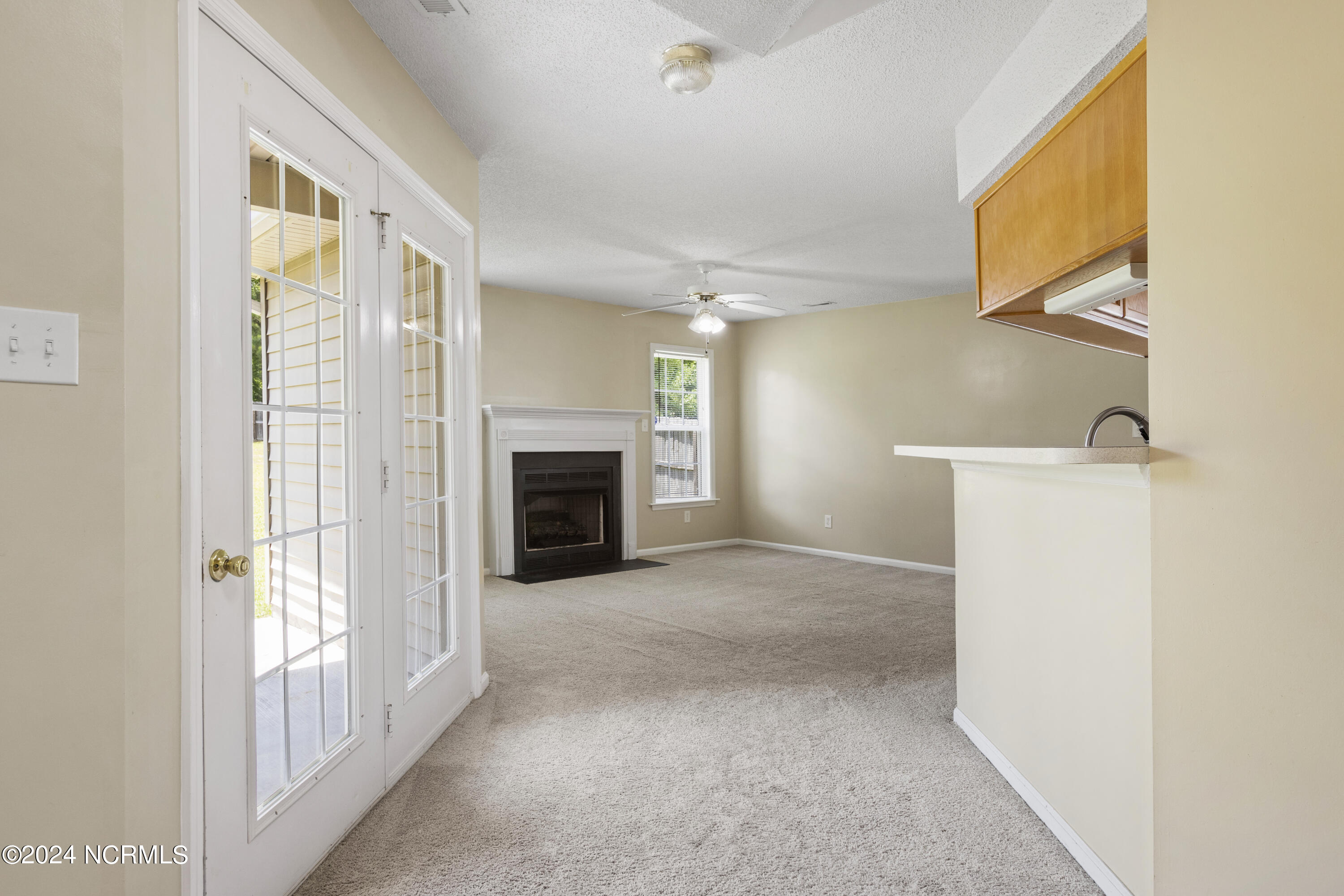 411 Southbridge Drive Jacksonville, NC 28546 - Photo 8 of 25 08