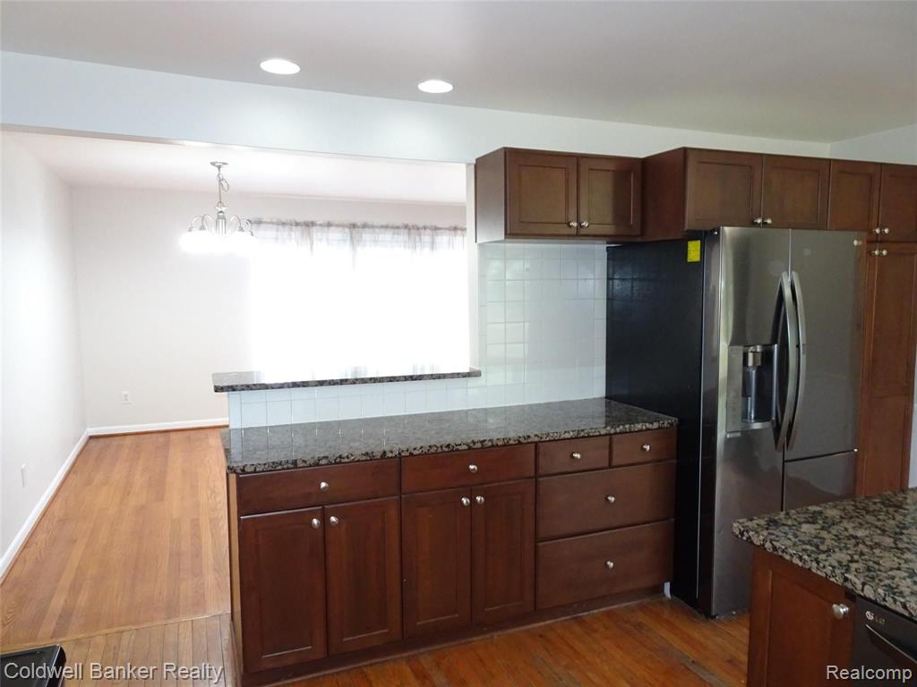 32015 Farmersville Road Farmington Hills, MI 48334 - Photo 16 of 57