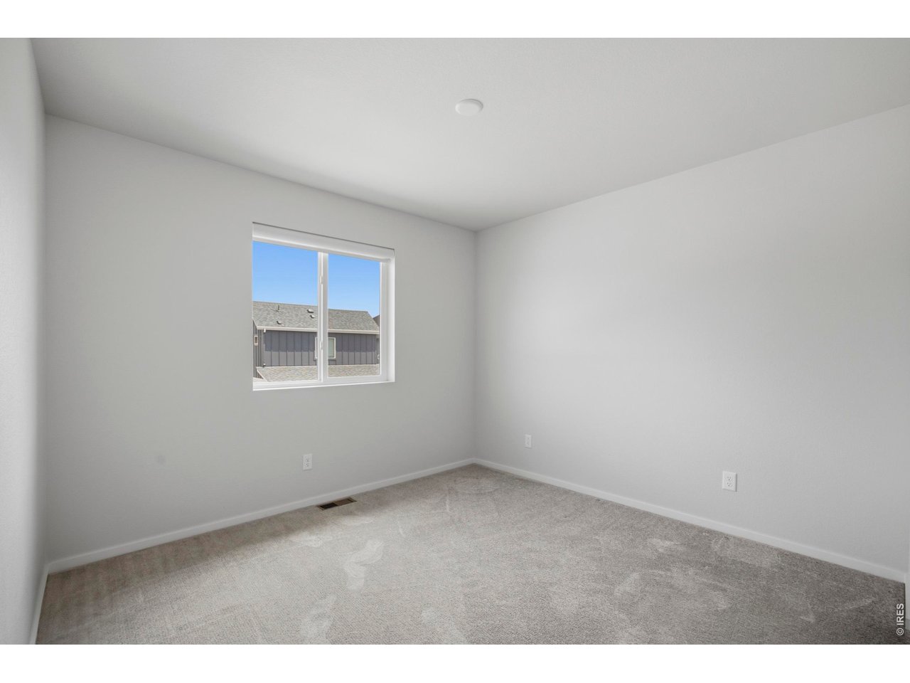 5230 Rendezvous Parkway Timnath, CO 80547 - Photo 23 of 31 Upper Bedroom