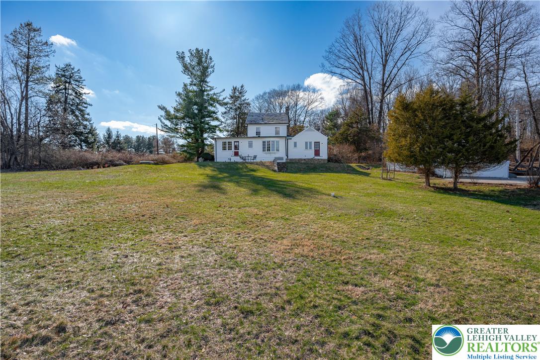 2016 Stonesthrow Road Bethlehem, PA 18015 - Photo 2 of 58