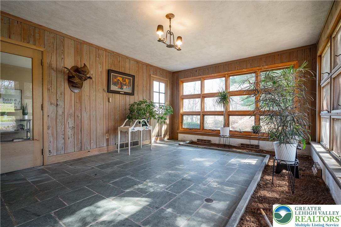 2016 Stonesthrow Road Bethlehem, PA 18015 - Photo 21 of 58