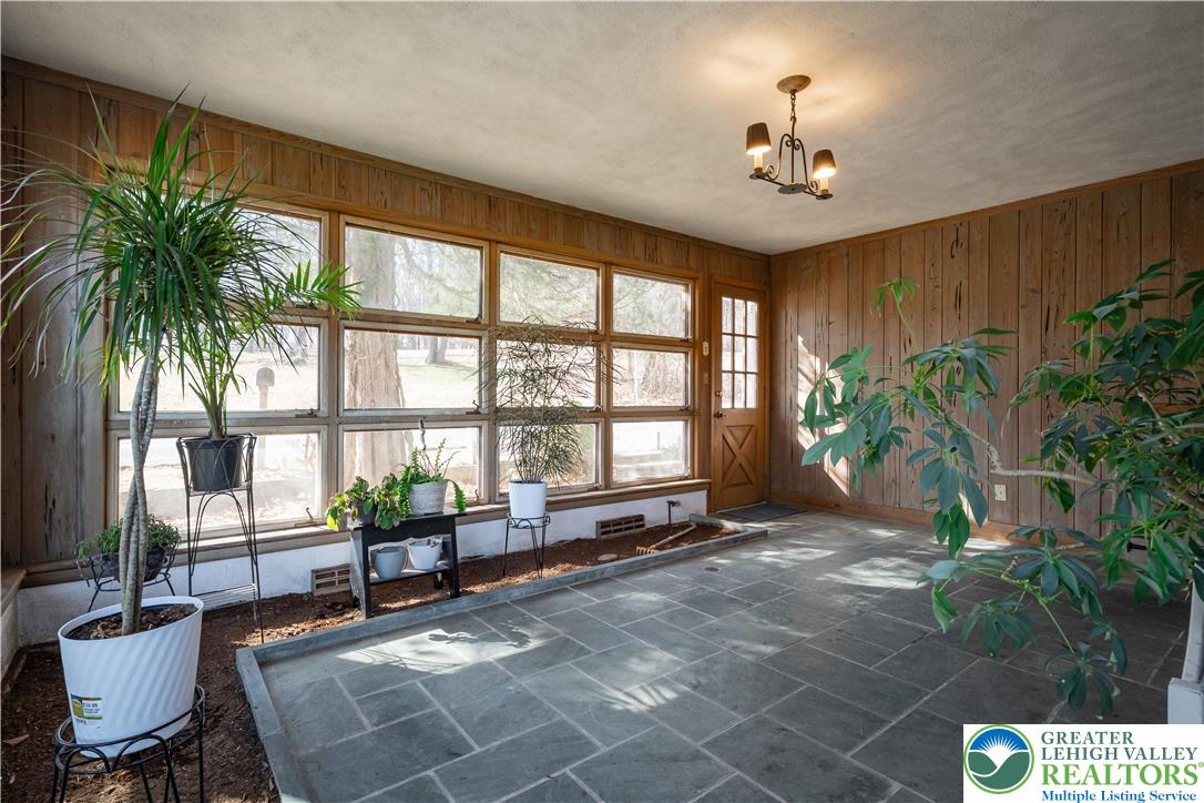 2016 Stonesthrow Road Bethlehem, PA 18015 - Photo 23 of 58