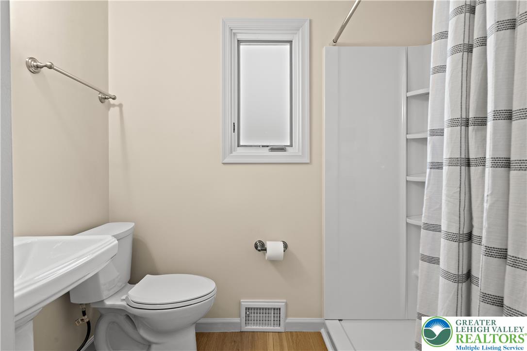 2016 Stonesthrow Road Bethlehem, PA 18015 - Photo 27 of 58