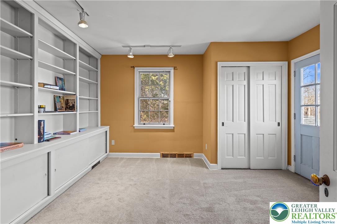 2016 Stonesthrow Road Bethlehem, PA 18015 - Photo 29 of 58