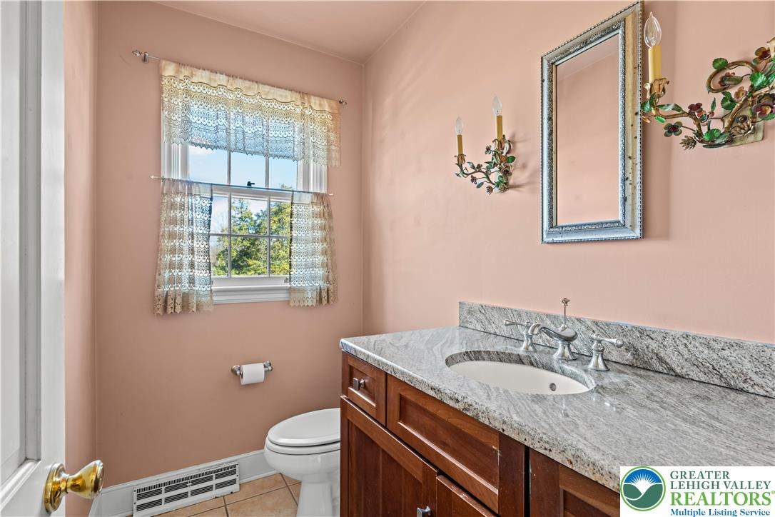 2016 Stonesthrow Road Bethlehem, PA 18015 - Photo 36 of 58