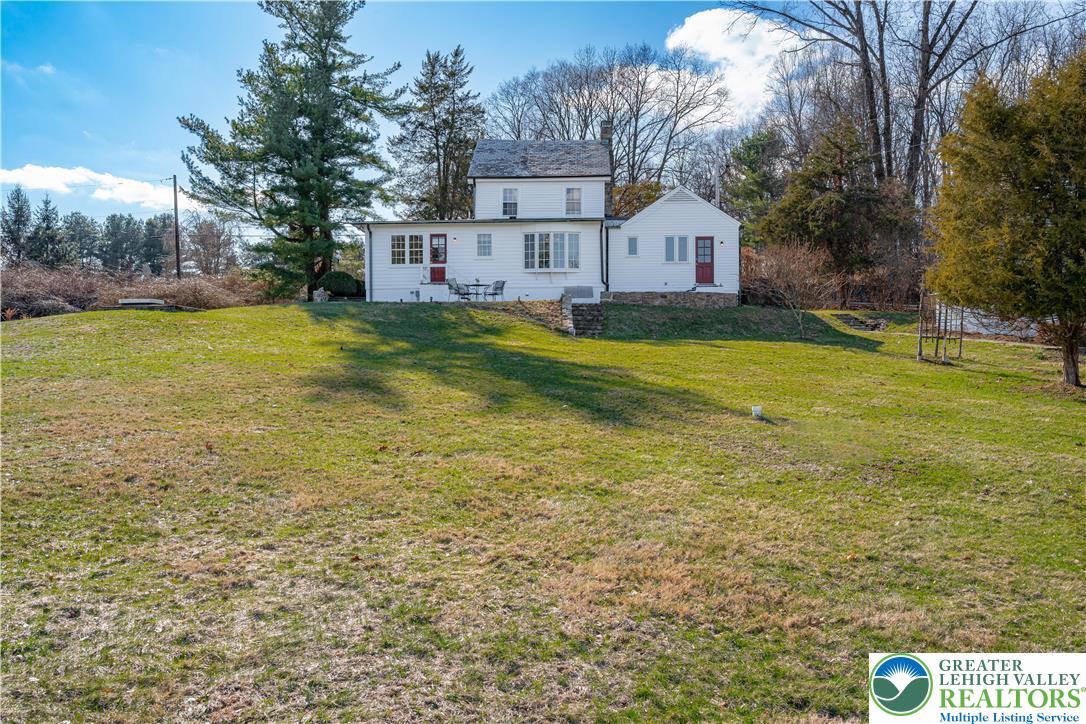 2016 Stonesthrow Road Bethlehem, PA 18015 - Photo 6 of 58