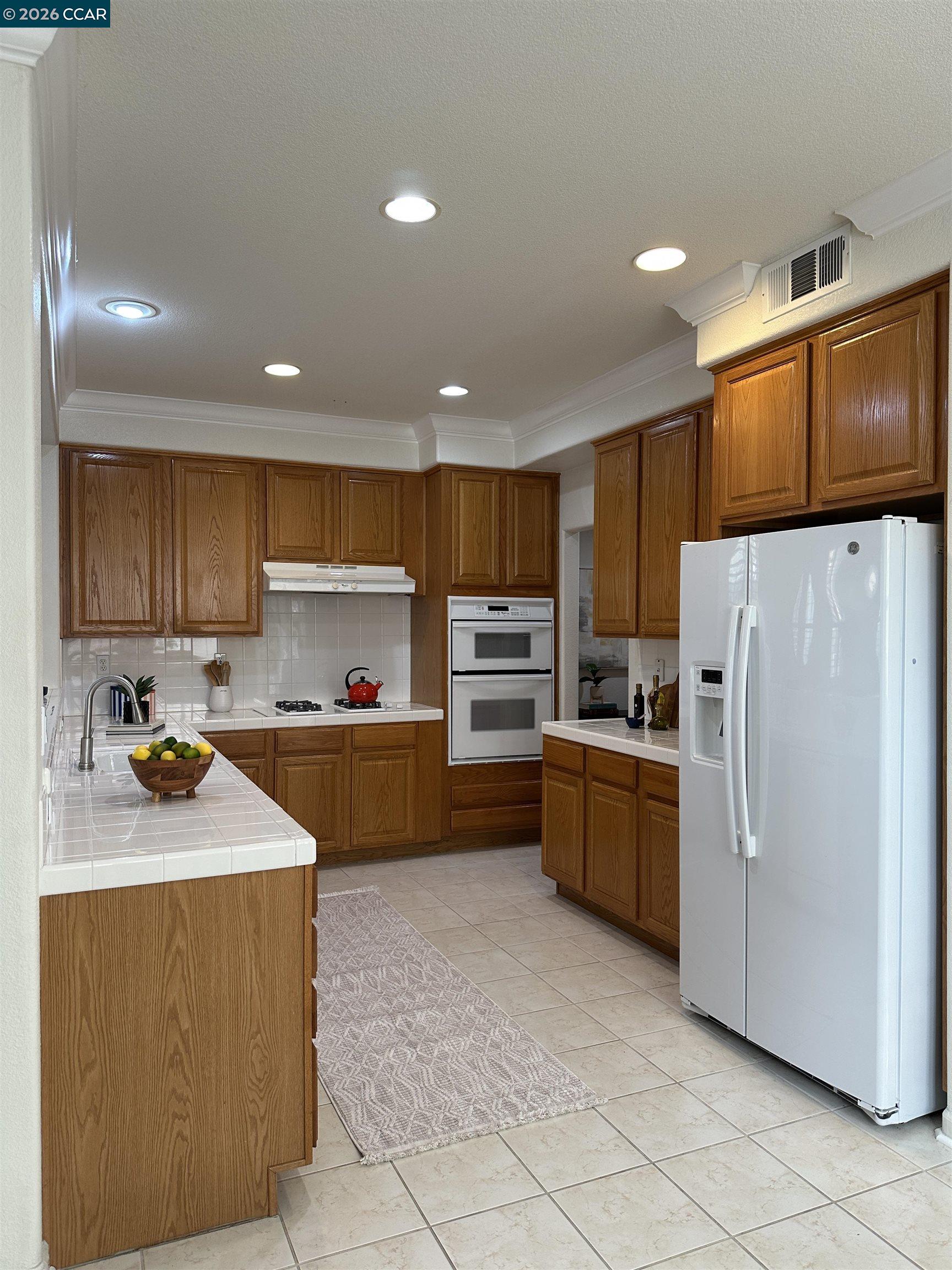 518 Silver Maple Drive Hercules, CA 94547 - Photo 10 of 29