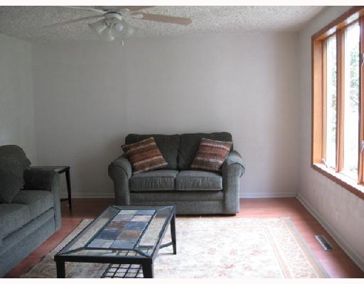 13 Hewitt Road West Middlesex, PA 16159 - Photo 3 of 3 Living Room.