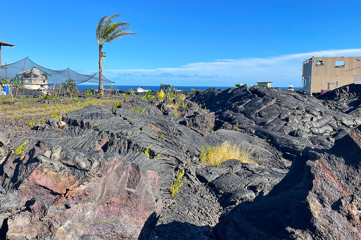 67 A Chain Of Craters Road Pahoa, HI 96778 - Photo 11 of 16 a view of a ocean