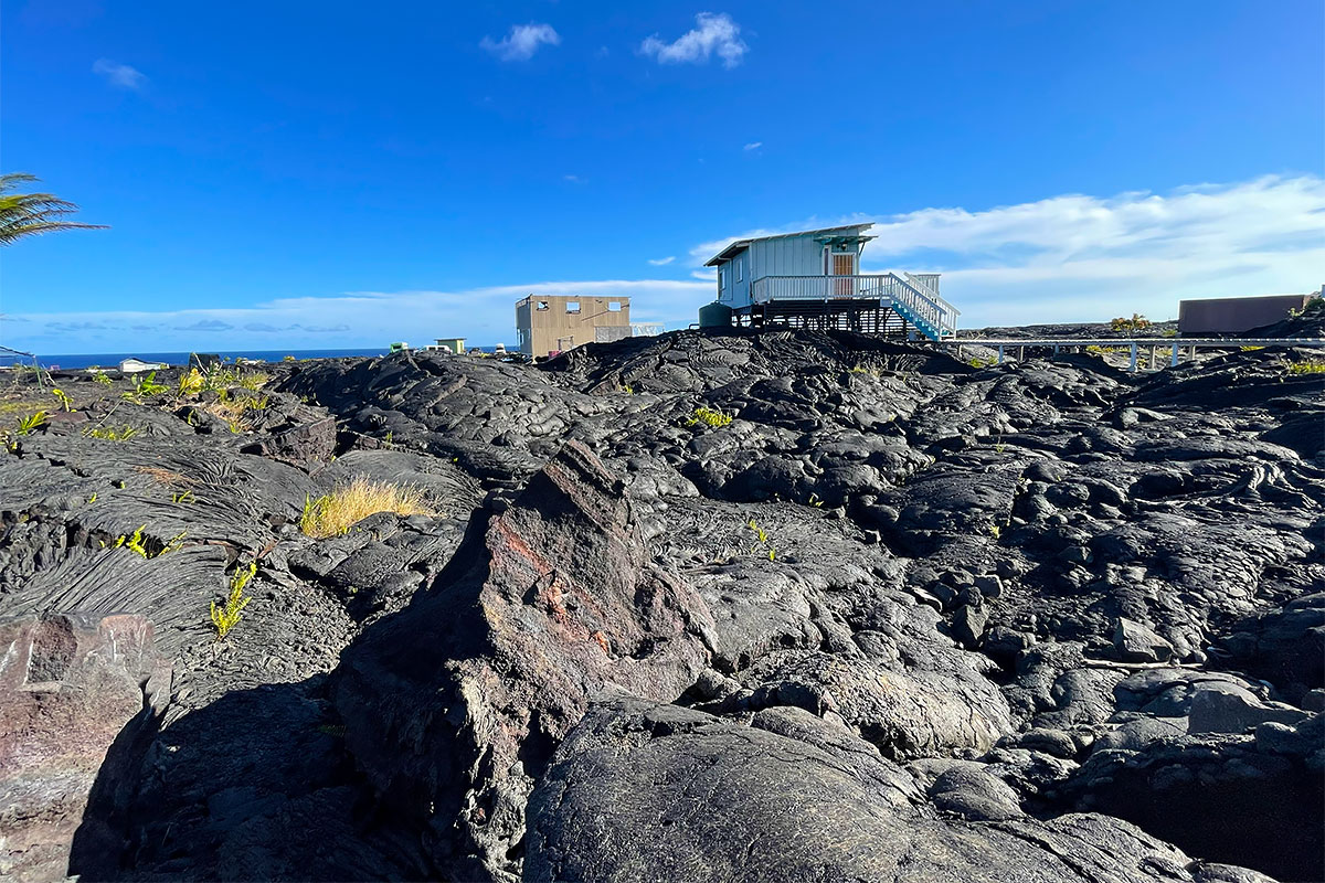 67 A Chain Of Craters Road Pahoa, HI 96778 - Photo 12 of 16 a view of a building