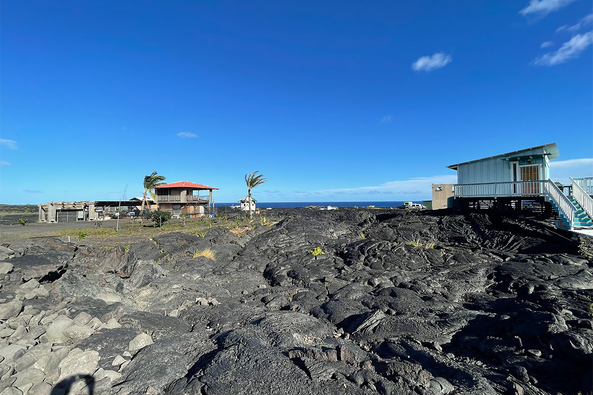 67 A Chain Of Craters Road Pahoa, HI 96778 - Photo 5 of 16 a view of a terrace with a city