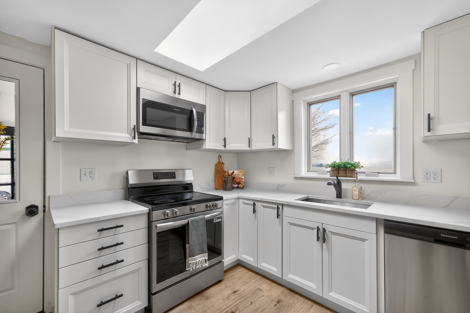 17093 Somonauk Road DeKalb, IL 60115 - Photo 13 of 47