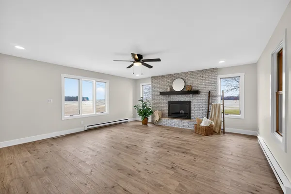 $715,000 | 17093 Somonauk Road, DeKalb, IL 60115