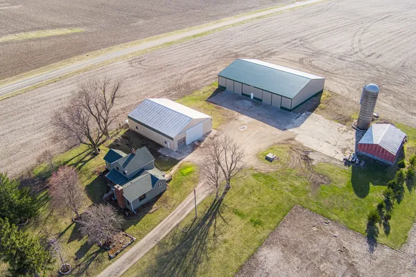 $715,000 | 17093 Somonauk Road, DeKalb, IL 60115