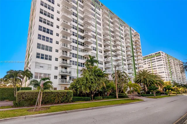 $156,500 | 2150 Sans Souci Boulevard, Unit A1109, North Miami, FL 33181