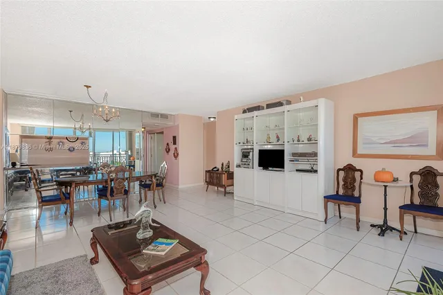 $156,500 | 2150 Sans Souci Boulevard, Unit A1109, North Miami, FL 33181