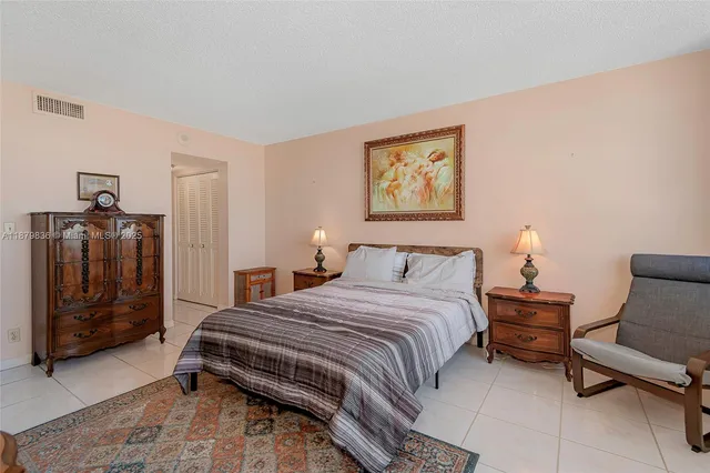 $156,500 | 2150 Sans Souci Boulevard, Unit A1109, North Miami, FL 33181