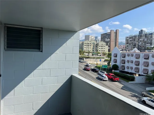 $1,400 | 824 Kinau Street, Unit 305, Honolulu, HI 96813
