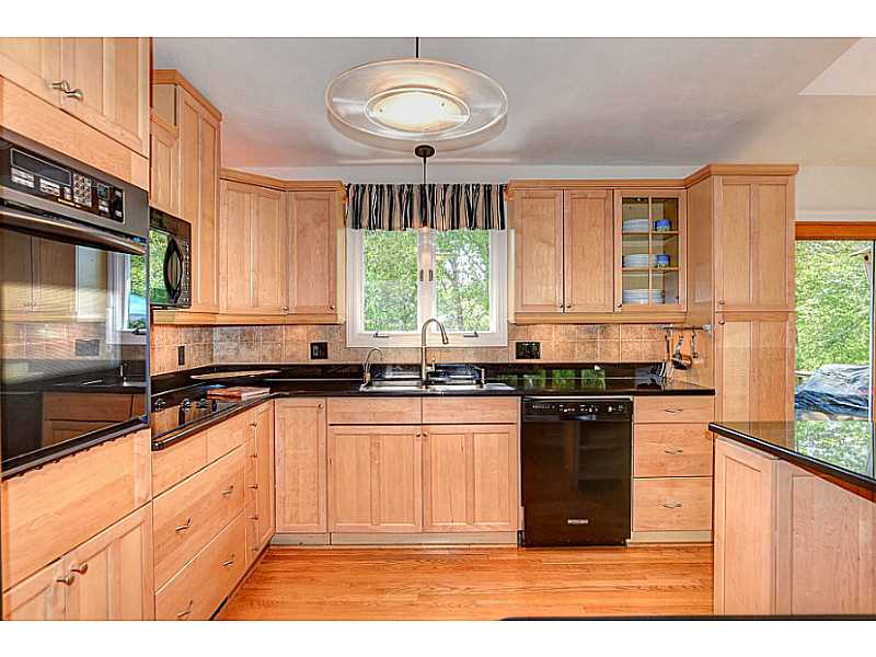 3 Simmons Road Barrington, RI 02806 - Photo 7 of 21 Kitchen.