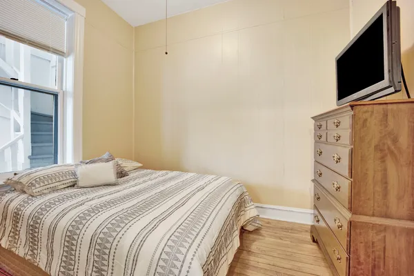 $1,800 | 1918 South Albany Avenue, Unit 1, Chicago, IL 60623