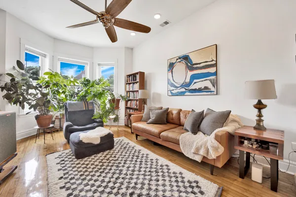 $1,800 | 1918 South Albany Avenue, Unit 1, Chicago, IL 60623