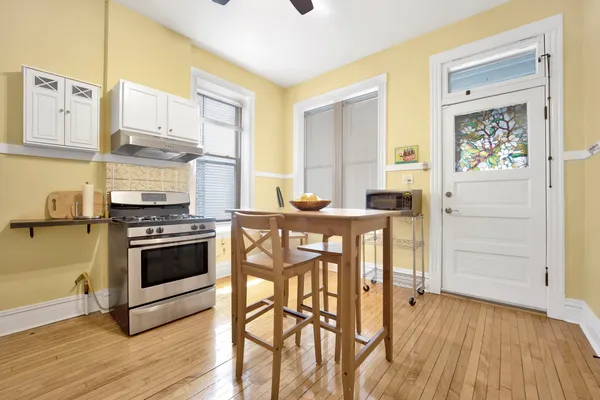 $1,800 | 1918 South Albany Avenue, Unit 1, Chicago, IL 60623