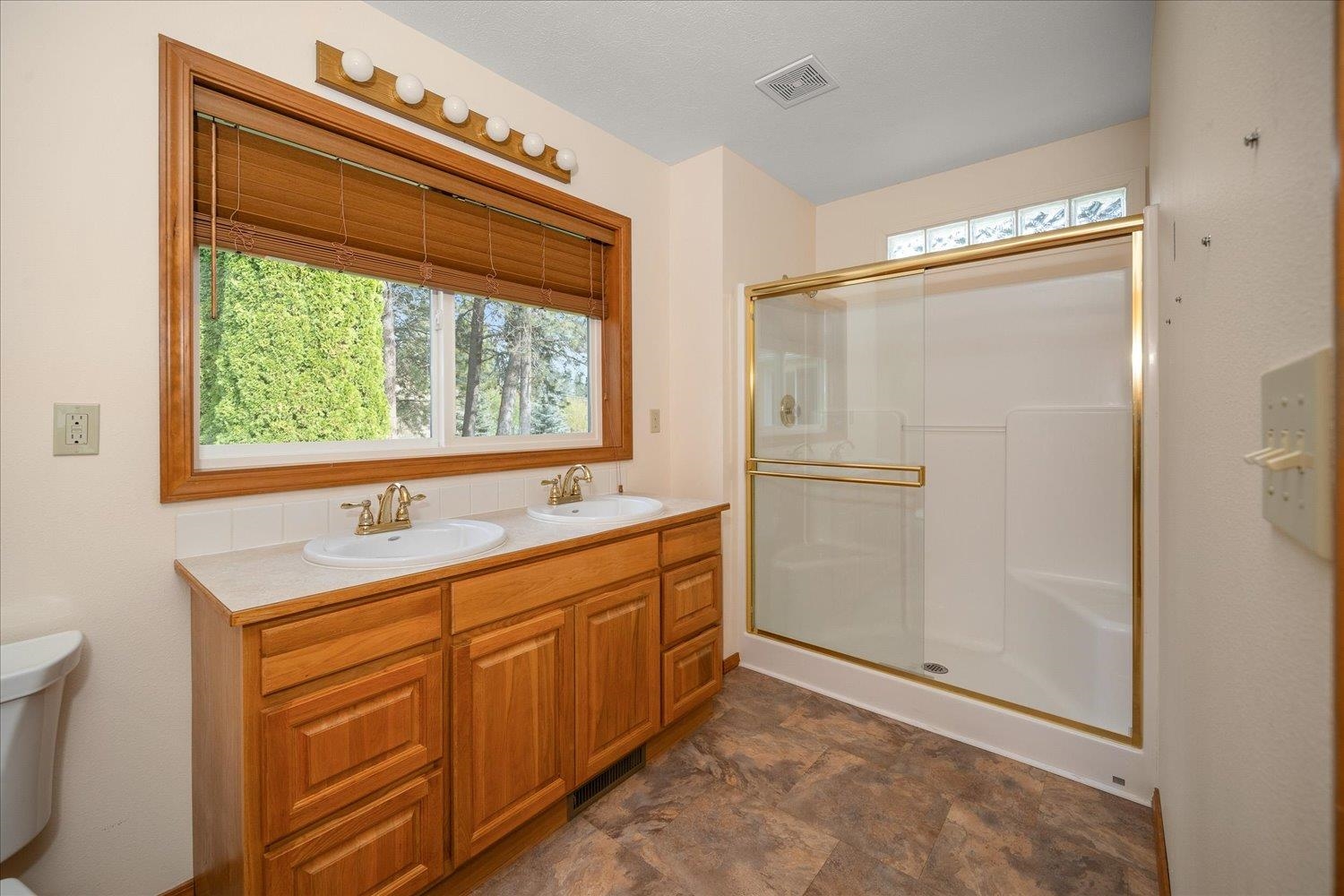 5222 East Woodglen Road Mead, WA 99021 - Photo 12 of 42