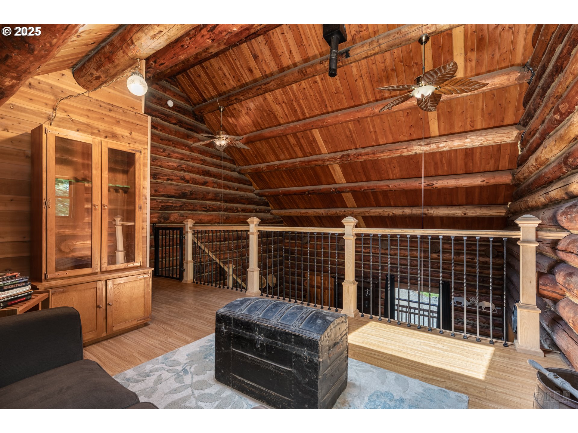 29050 Pittsburg Road St. Helens, OR 97051 - Photo 19 of 37 a black and white photo of a living room